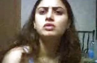 XXX సన్నని అందమైన మహిళ solicits ఆమె నిద్ర భర్త