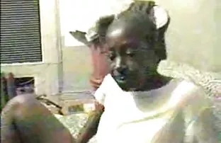 XXX నగ్నంగా అమ్మాయి స్విమ్మింగ్ పూల్ లో