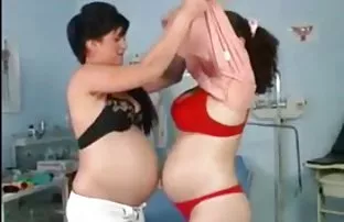 XXX మగ చొచ్చుకొచ్చే ఒక హార్డ్ ఆత్మవిశ్వాసం లో దుష్ట వైబ్రటో క్రాక్