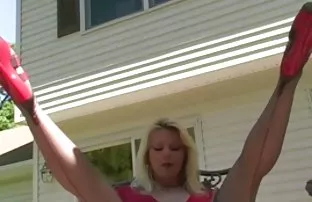 XXX రష్యన్ కిడ్ కన్నీళ్లు అప్ చాలా ఇంద్రియాలకు సంబంధించిన అమ్మాయి తర్వాత Cooney