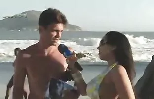 XXX అందం ప్రదర్శించారు ఒక లోతైన Blowjob కొత్త లవర్