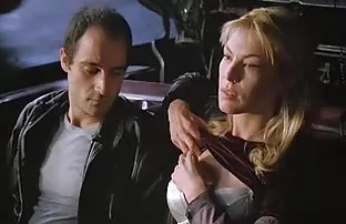 XXX పతిత ఎడమ తో వ్యక్తి లో ప్రకృతి మరియు నిరంతరం కర్రలు తన మొడ్డ కింద ఆమె యోని పూకు ముధీరిన సెక్స్