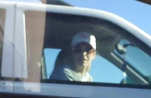 XXX ఒక ప్రేమికుడు మహిళల Asses సలహా నల్లటి జుట్టు గల స్త్రీని గాడిద