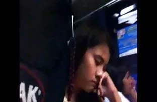 XXX సోదరుడు ఇబ్బంది పెట్టాడు యువ సోదరి పూకు షేవ్ చేయకుండా