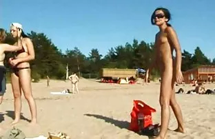 XXX సెక్స్ ఒక అందమైన ములాట్టో మేజోళ్ళు