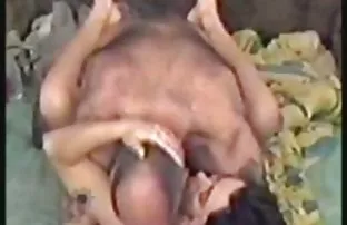 XXX Mulatochka ప్రక్రియలు యోని పూకు బోల్ట్ స్నేహితుని