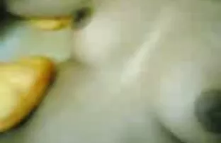 XXX పరిపక్వ filly తో పెద్ద milkings వెళ్లిన ఒక యువ వ్యక్తి లో మంచం to have sex with him