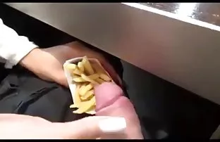 XXX సంబంధిత రాగి జుట్టుగల వ్యక్తి కలుస్తుంది Mr హార్డ్ నాశనం