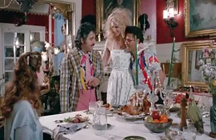 XXX అలసిన babe takes a break నుండి పని ఆమె భర్త తో