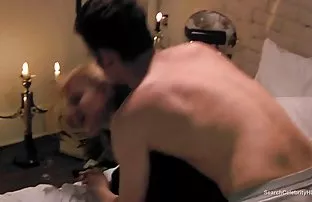 XXX పీటర్ పాన్ hews తన ఎరుపు సభ్యుడు కట్టడాలు పూకు