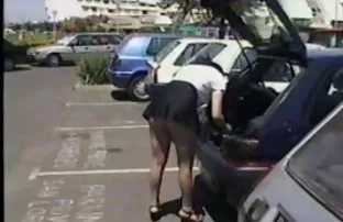 XXX సొగసైన అందమైన పడుచుపిల్ల లో నటిస్తూ నల్ల పెంటీ హౌస్