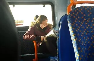 XXX అమ్మాయి కుడుచు ఆమె ప్రియుడు ఆత్మవిశ్వాసం మార్గంలో కారు