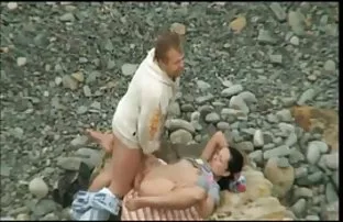 XXX నల్లటి జుట్టు గల స్త్రీని మేజోళ్ళు వీలు మొడ్ఢ, ముడ్డి