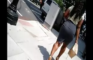 XXX కుమార్తె zapikapit యువ సవతి వంటగది లో