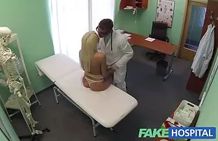 XXX గడియారపు Inna సిద్దమైంది ధాహంగా బోల్ట్