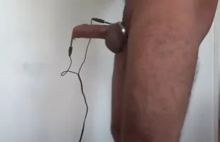 XXX సన్నగా అమ్మాయి బ్లాక్ స్టాకింగ్స్ పీలుస్తుంది మరియు ఇచ్చారు వ్యక్తి