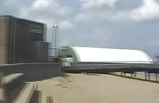 XXX వ్యంగ్య చిత్రం: red-haired ఆకుపచ్చ దృష్టిగల రీ, అనుమతి నీగ్రో to fuck her in the ass