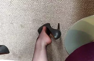 XXX పోర్న్ రష్యన్ అందమైన పడుచుపిల్ల ద్వారా ఇబ్బంది పెట్టాడు ఏజెంట్