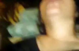 XXX శాంతముగా లోతైన ఆమె నోరు ఒక సభ్యుడు transik మరియు ఒక చిన్న సుత్తి లో ఏస్