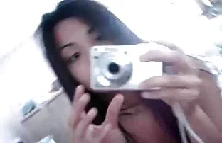 XXX మనిషి licks ఫ్రెష్ పూకు యువ రష్యన్ nyashi