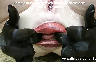 XXX యువ బ్లాండ్ పరిపక్వ స్త్రీ పూకు