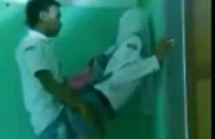 XXX టై మరియు బలవంతంగా ఫక్ పెద్ధ రొమ్ములు కలధి చిక్