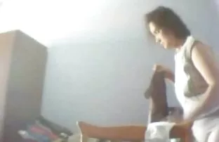 XXX బట్టతల వ్యక్తి Fucks రెండు బ్లోన్దేస్